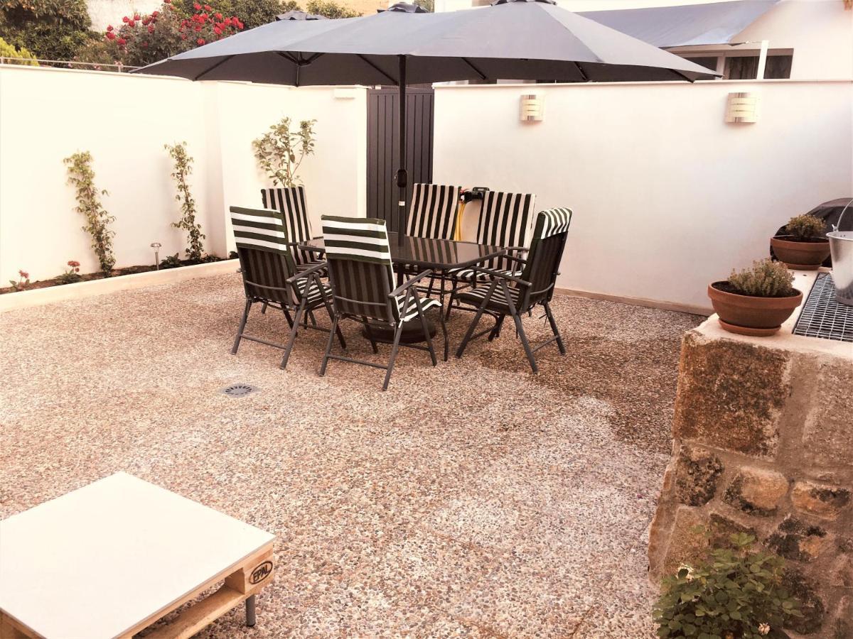 Acogedora Casa Con Patio En El Tiemblo Lägenhet Exteriör bild