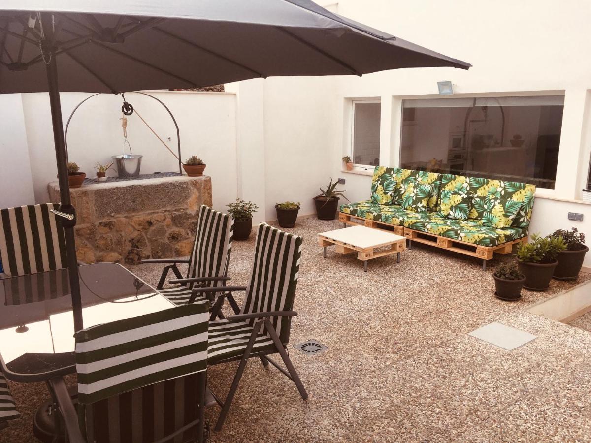 Acogedora Casa Con Patio En El Tiemblo Lägenhet Exteriör bild